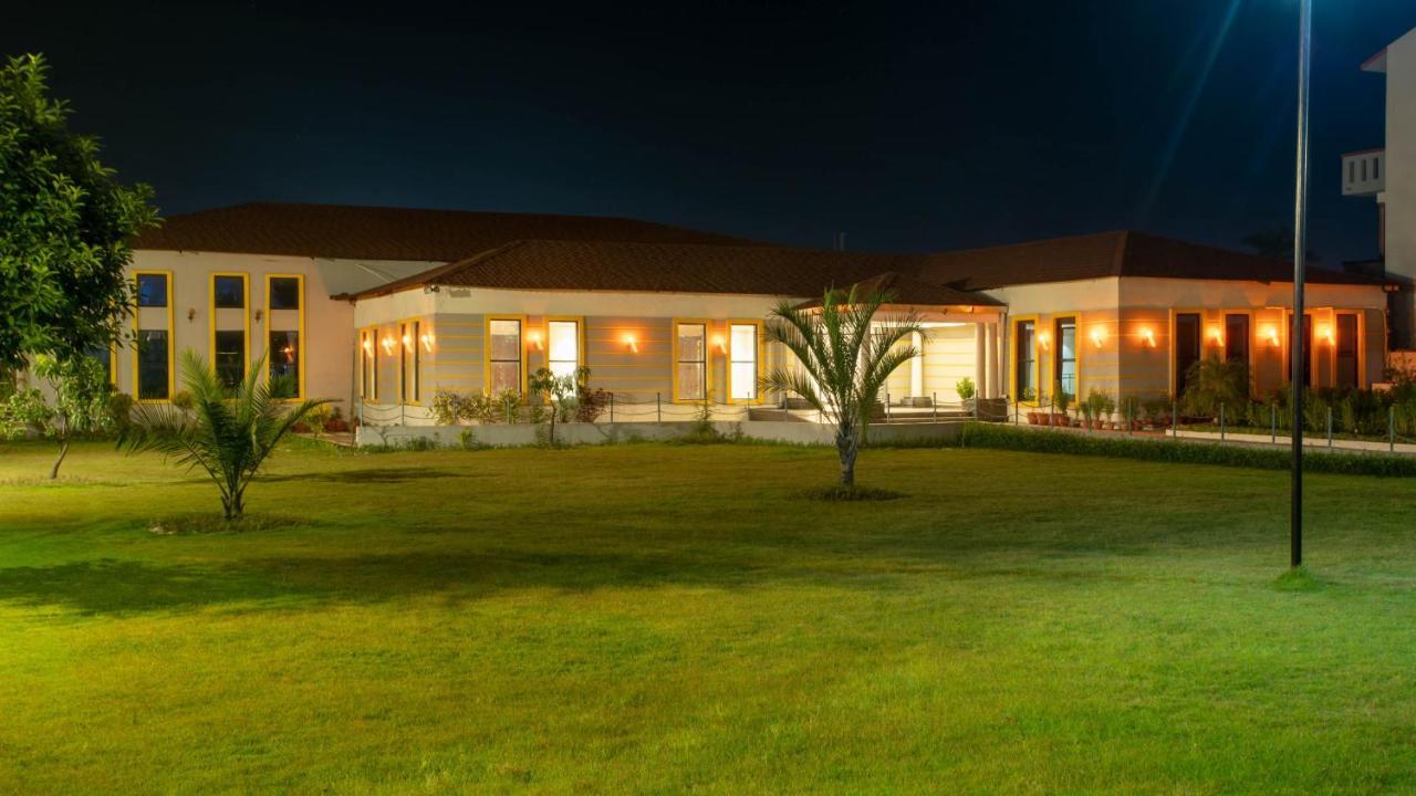 Hotel Siddhartha, Nepalgunj Exterior photo