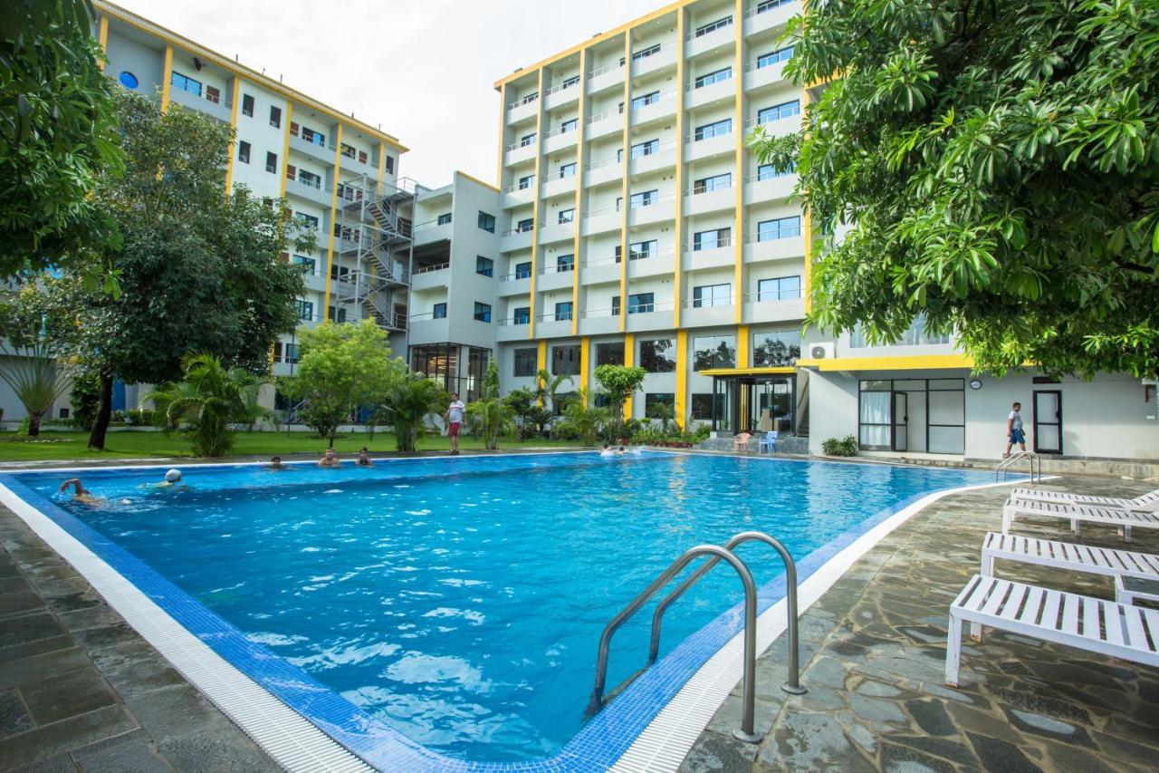 Hotel Siddhartha, Nepalgunj Exterior photo